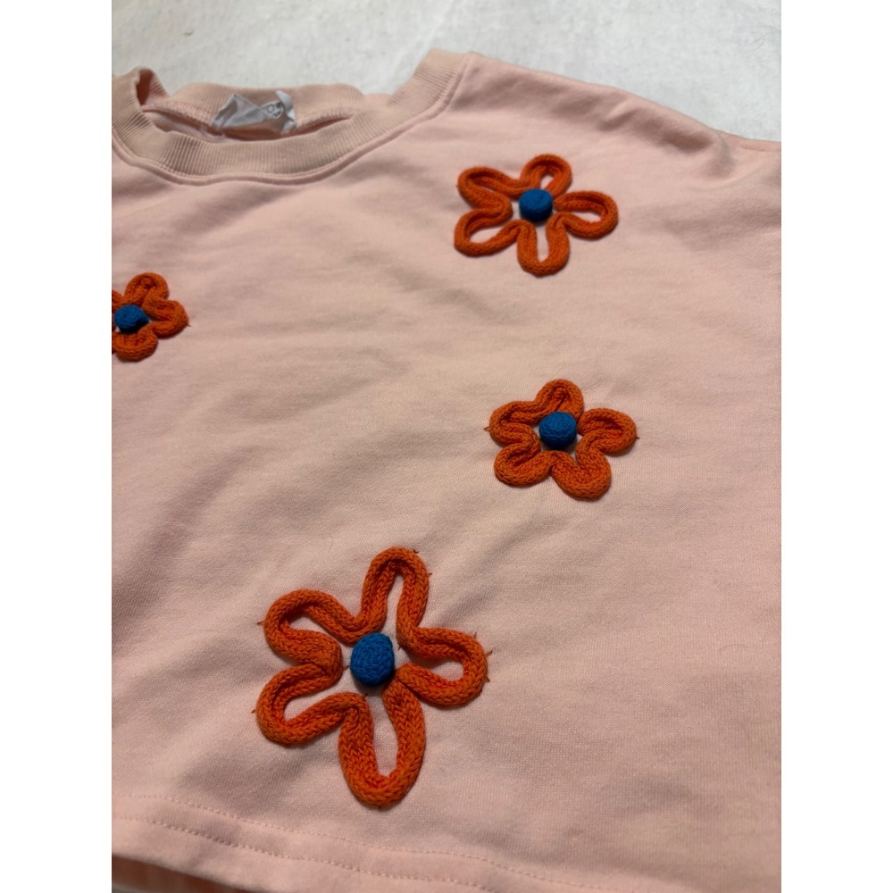 Everyday Chic Boutique Cropped‎ Sweatshirt Peach Flower Applique Size M - Picture 4 of 8